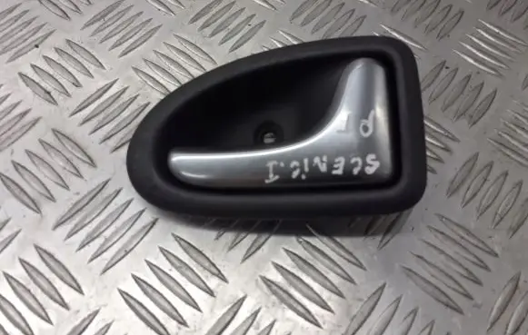 Renault Scenic I Rear door interior handle trim 8200028995