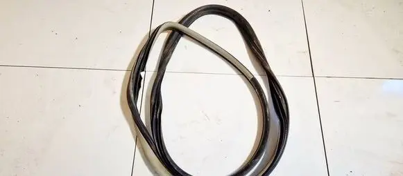 Opel Astra H Rubber seal front coupe door 