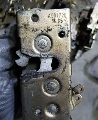 Volkswagen II LT Front door lock A9017201435