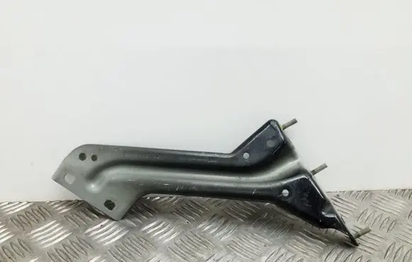 Audi Q5 SQ5 Fender mounting bracket 8R0821136