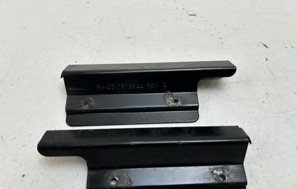 Jeep Wrangler Tailgate/trunk/boot lid buffer 55176739AA 55176738AA