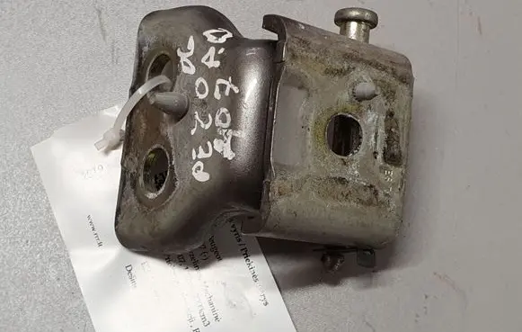 Peugeot 407 Front door upper hinge