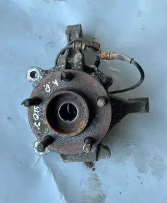 Chrysler Grand Voyager IV Front wheel hub 