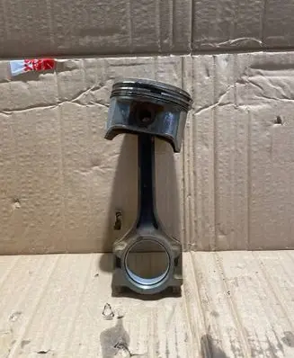 Ford Fiesta Piston with connecting rod 