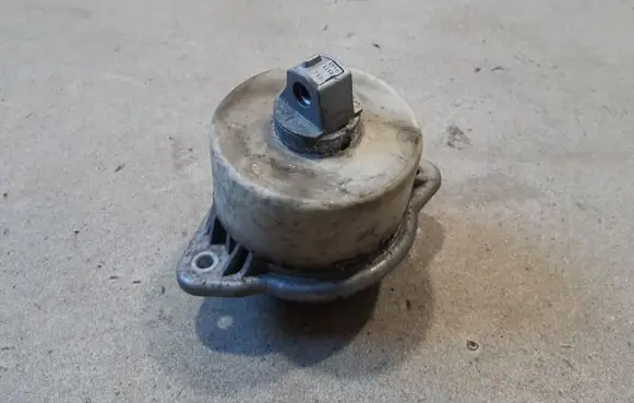 Mercedes-Benz S C217 Engine mount bracket A2222405117