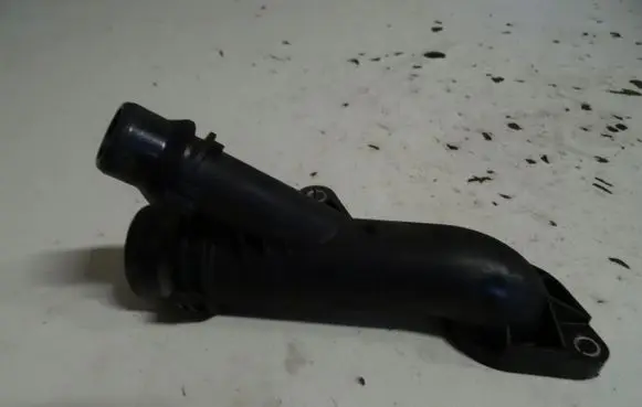 BMW 1 E81 E87 Engine coolant pipe/hose 7560130