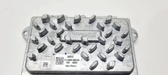Peugeot 5008 II LED ballast control module 1675812280 L90208152