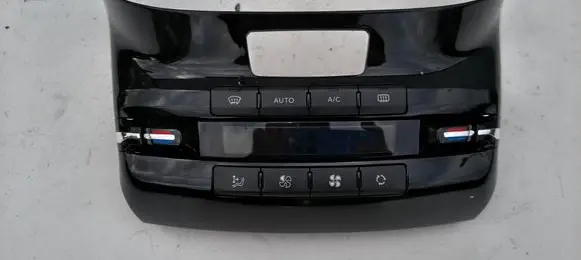 Peugeot 208 I Climate control unit 96722471XU