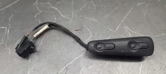 Opel Omega B1 Quarter vent window switch 4670402
