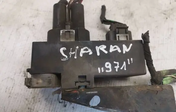 Volkswagen Sharan Coolant fan relay 357919506 898718000
