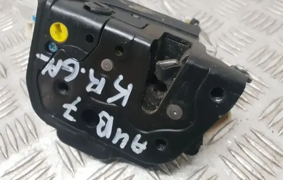 Audi A4 S4 B7 8E 8H Rear door lock 8E0839015AA