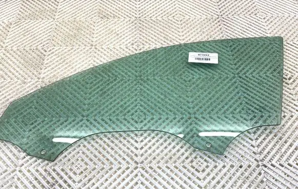 Audi A4 S4 B9 8W Front door window glass four-door 8W0845201