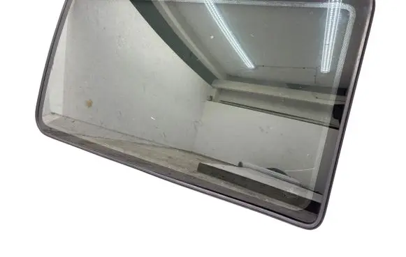 Volkswagen Multivan T4 Rear side window 43R001025