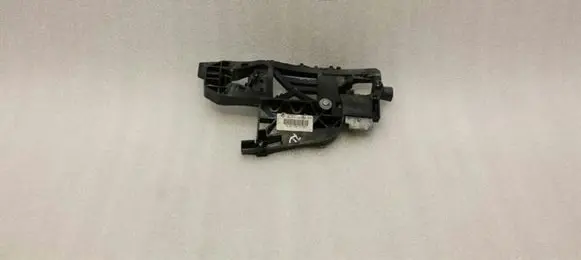 Rear door exterior handle/bracket