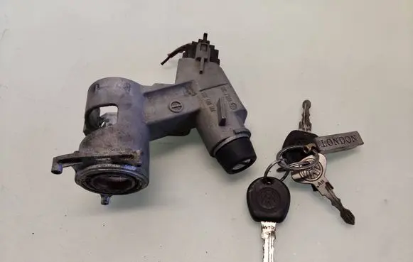Volkswagen Transporter - Caravelle T4 Ignition lock 701905851 VWLK301