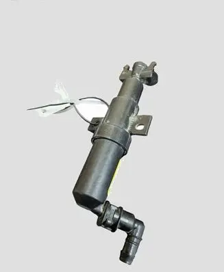 Volkswagen PASSAT B6 Headlight washer spray nozzle 3C0955103 1307030327