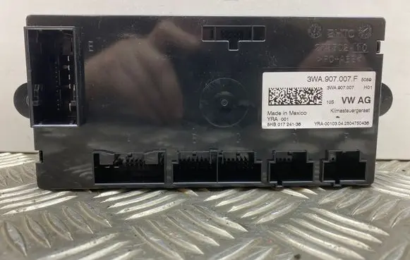 Volkswagen Golf VIII Air conditioning/heating control unit 3WA907007F