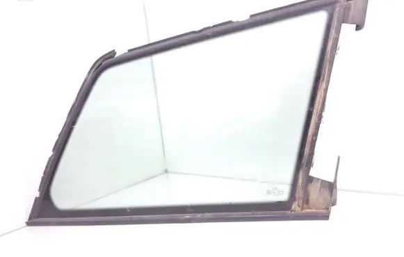 Audi A4 S4 B5 8D Rear side window AS2