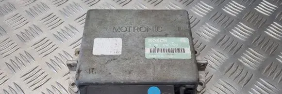 BMW 5 E34 Engine control unit/module 0261200172