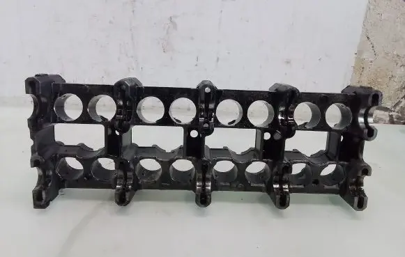 Chrysler PT Cruiser Camshaft holder R6110160504
