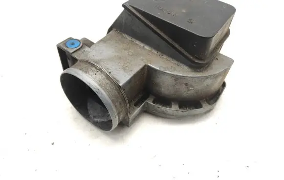 BMW 5 E28 Mass air flow meter 0280202082 12866159
