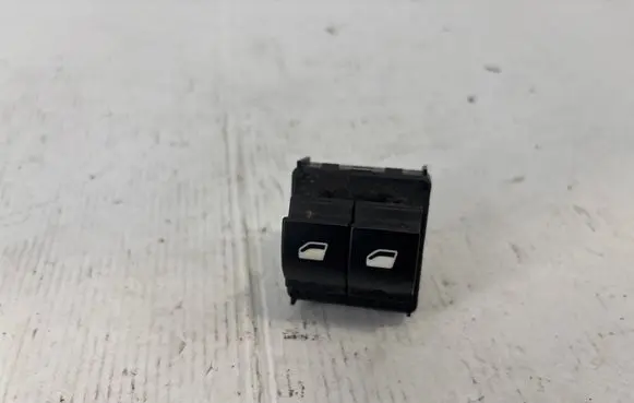 Citroen C4 Cactus Electric window control switch 98016298ZD