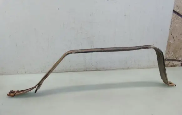 Honda CR-V Fuel tank mounting bracket 