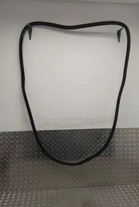 Toyota Corolla Verso E121 Trunk rubber seal (body) 