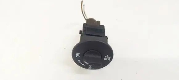 Passenger airbag on/off switch