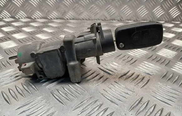 Audi A6 S6 C5 4B Ignition lock 4B0905851B