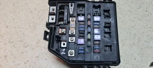 Honda Civic Fuse module 09SMGE02