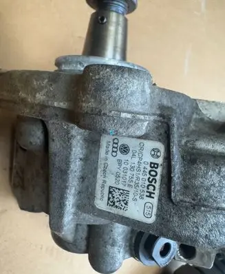 Volkswagen PASSAT B8 Fuel injection high pressure pump 04L130755E 0445010538
