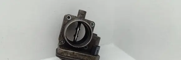 Volkswagen Golf V Throttle valve 038128063J