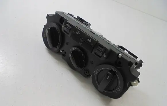 Volkswagen PASSAT B6 Climate control unit 3C1820045A 5HB00932801 3C1820045AD
