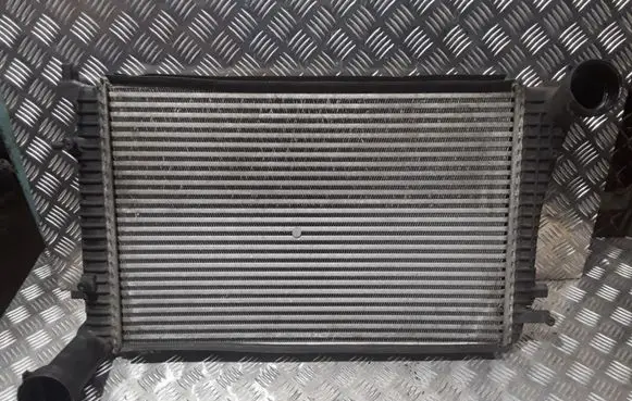 Volkswagen Caddy Intercooler radiator 1K0145803F