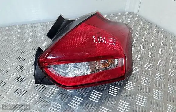 Ford Focus Rear/tail lights F1EB13404BC