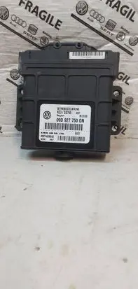 Volkswagen Touareg I Gearbox control unit/module 09D927750DN MBTA000643 H33S0765