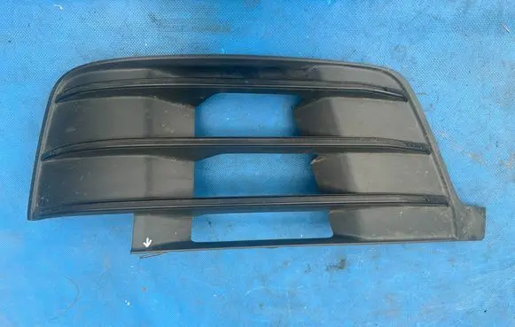 Audi Q7 4M Front bumper lower grill 4M0807682D 907536