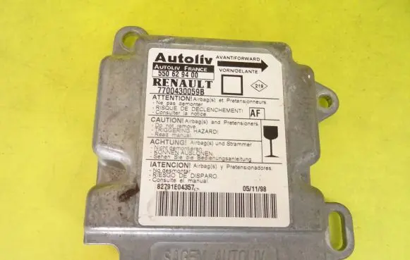 Renault Megane I Airbag control unit/module 7700430059B 550629400