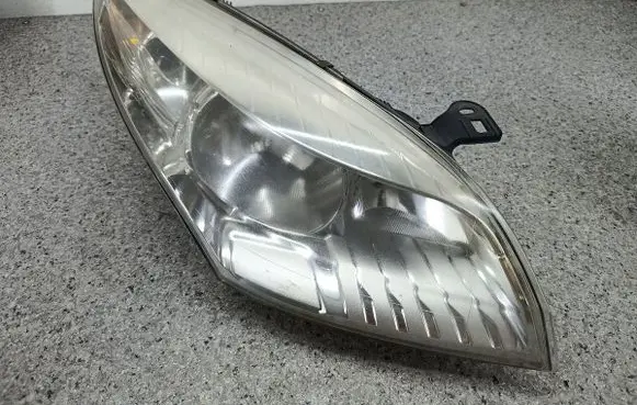 Renault Megane III Headlight/headlamp