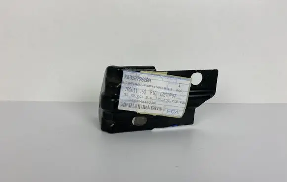 Jeep Cherokee Fender mounting bracket 68287962AA