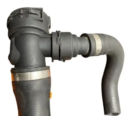 Coolant pipe/hose