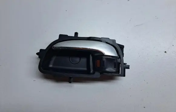 Toyota Yaris Front door exterior handle/bracket 692060D280 692060D270 9205711