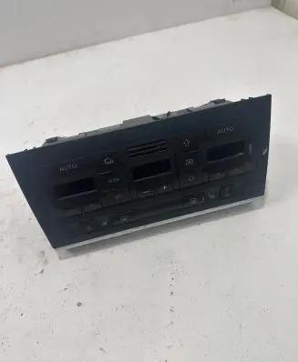 Audi A4 S4 B7 8E 8H Climate control unit 8E0820043BK 0600922