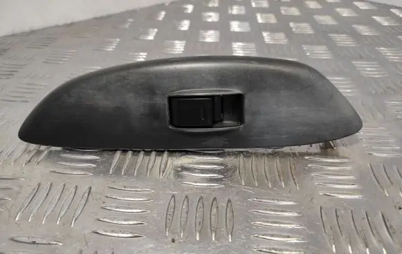 Toyota Yaris Electric window control switch