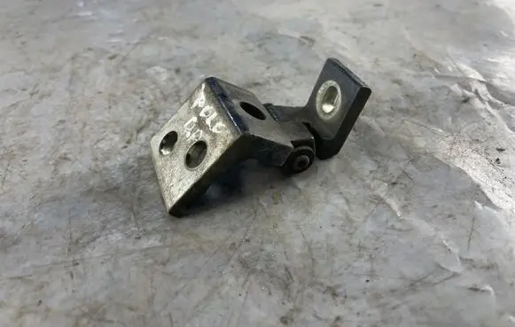 Volkswagen Polo Front door upper hinge