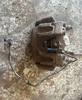 Front brake caliper