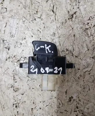 Nissan Almera N16 Electric window control switch