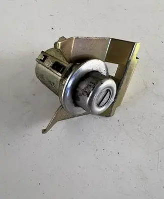 Opel Frontera A Tailgate exterior lock 