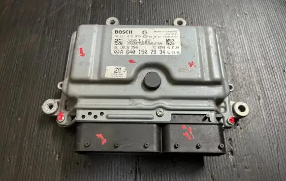 Mercedes-Benz B W245 Engine control unit/module A6401507934 1039S31700 0281015955